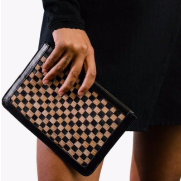 NWOT Able Nesmia Basketweave Leather Clutch in Black and Tan - Picture 2 of 7